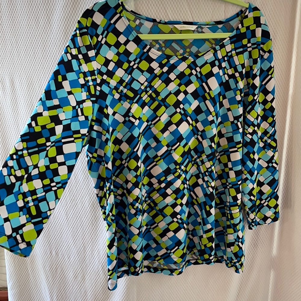 Beautiful Laura Ashley 3/4 sleeve shirt